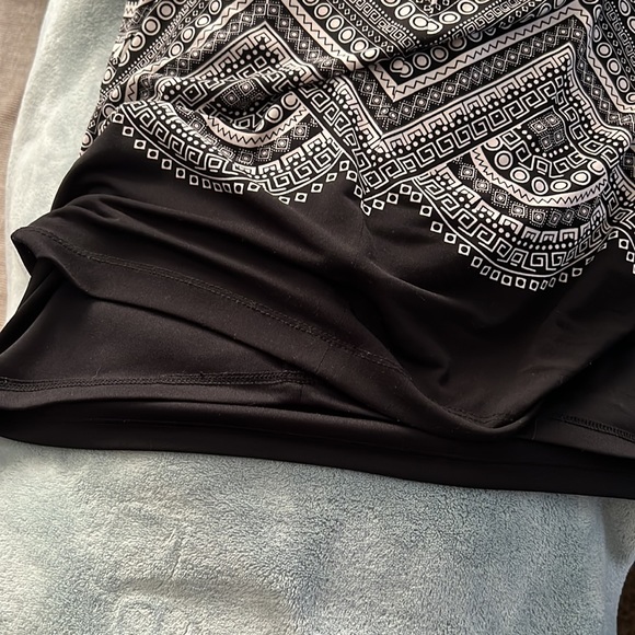 Long sleeve, calf length dress - Picture 6 of 7